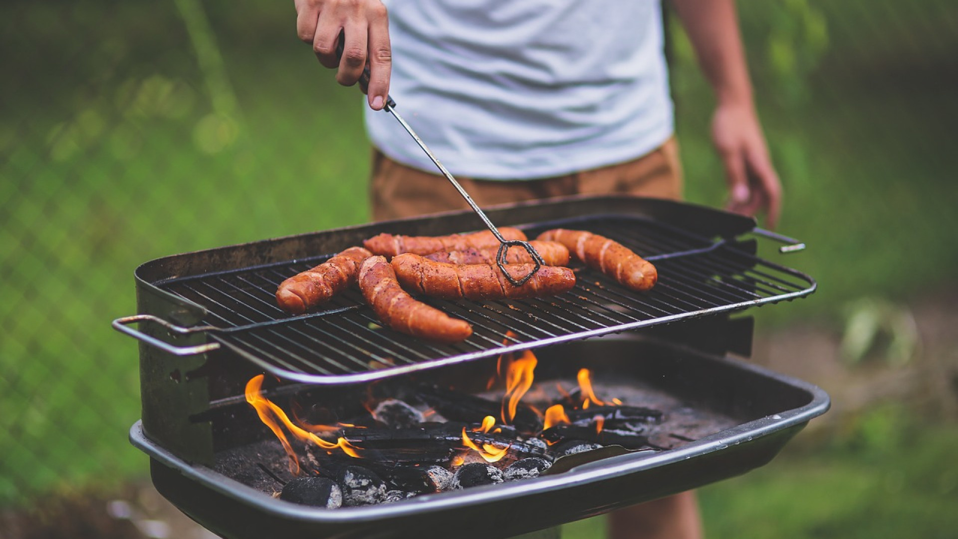 Comment entretenir son barbecue à charbon pendant les vacances ?